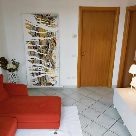 La Casa Del Cuore - Luxury Apartment Olgiate Comasco Bagian luar foto