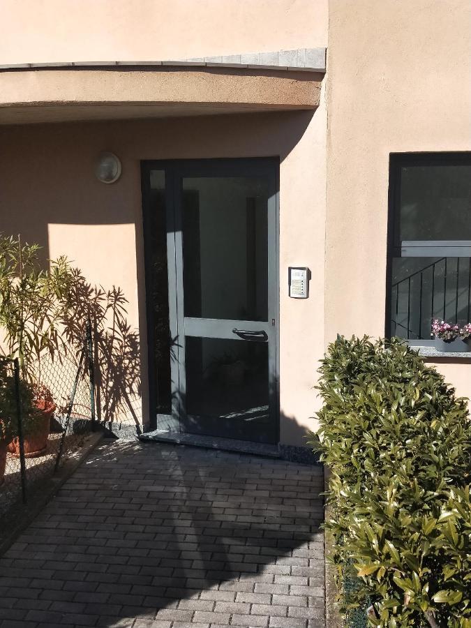 La Casa Del Cuore - Luxury Apartment Olgiate Comasco Bagian luar foto