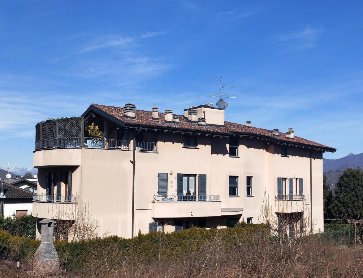 La Casa Del Cuore - Luxury Apartment Olgiate Comasco Bagian luar foto